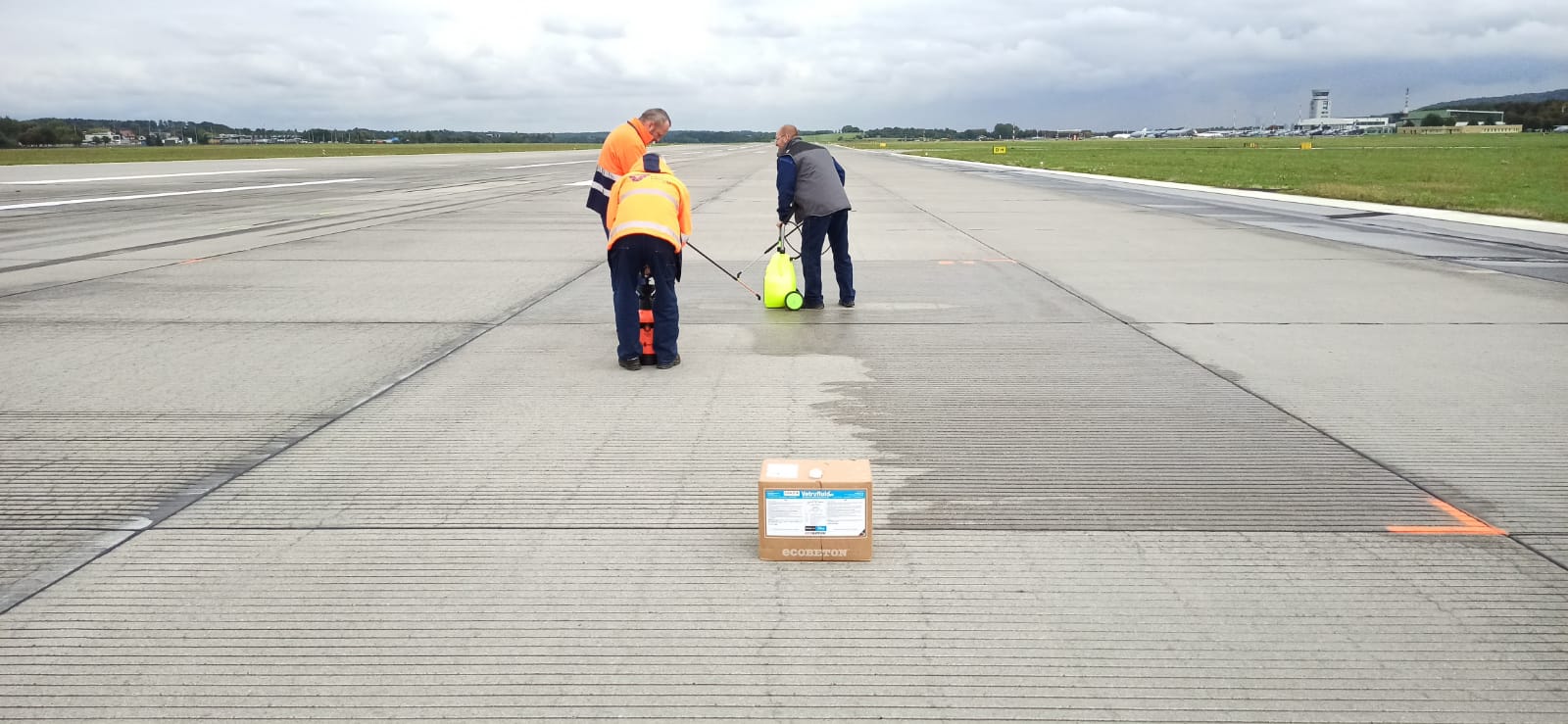 Ecobeton Vetrofluid on concrete airpost runway